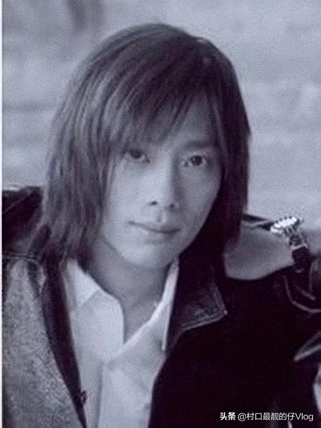 水木年华成员李健，水木年华成员资料（水木年华成员缪杰竟然开直播求礼物）