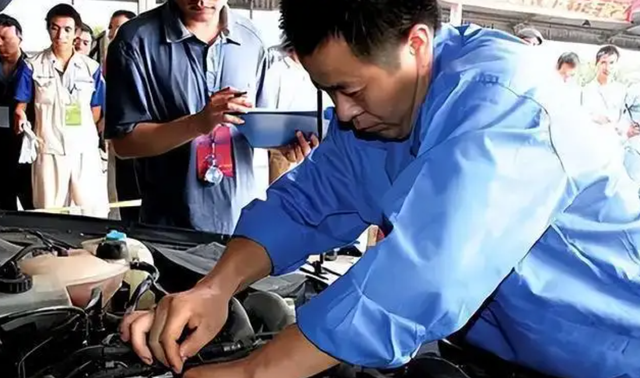 东风雪铁龙凯旋汽车，东风雪铁龙凯旋这车怎么样（汶川大地震留下一辆“神车”）