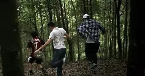 烈日灼心杀人案真相，烈日灼心凶手视频（原来辛小丰他们揽下所有罪行）