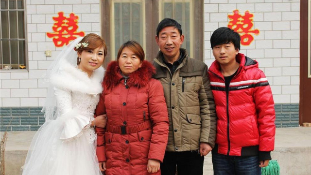 肥水不流别人田，所谓肥水不流外人田什么意思（65岁大妈：肥水不流外人田）