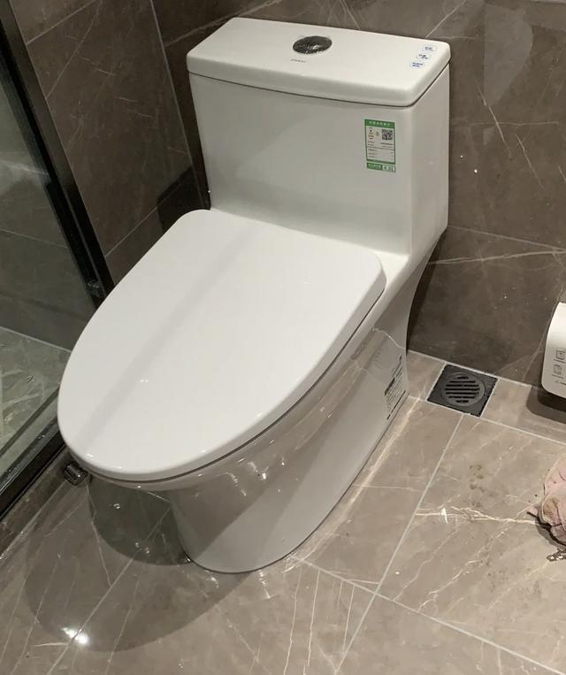 抽屉卡住了拉不出来怎么办，抽屉卡住打不开怎么办（忽略装修中的尺寸有多尴尬）