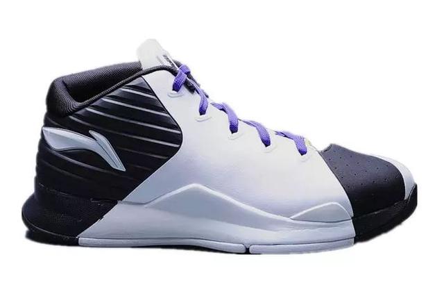 李宁篮球鞋怎么样，李宁和安踏哪个好（李宁做了一双更强的“超轻”篮球鞋）