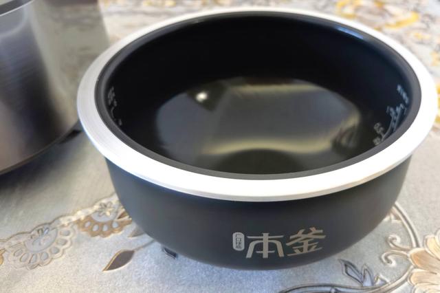 苏泊尔电饭煲做蛋糕，苏泊尔电饭煲做蛋糕步骤介绍（满足你做饭的所有想象）