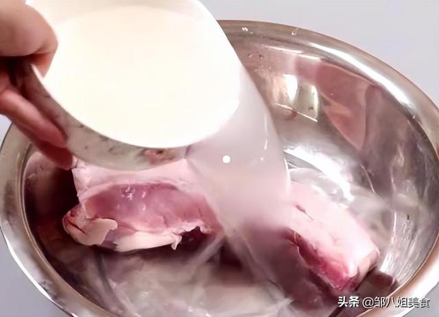 水煮肉怎么做才香，水煮肉怎么做才香脆（牢记\