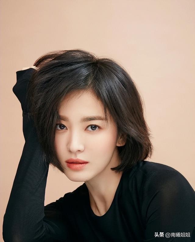 减龄中短卷发30款，建议4、50岁的女人