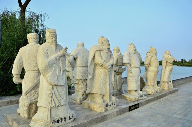 水浒传刘太公人物点评，本事平平的打虎将李忠、小霸王周通