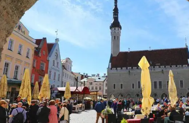 苏联解体成几个国家，前苏联解体后分成了哪几个国家（苏联解体后的15个国家）