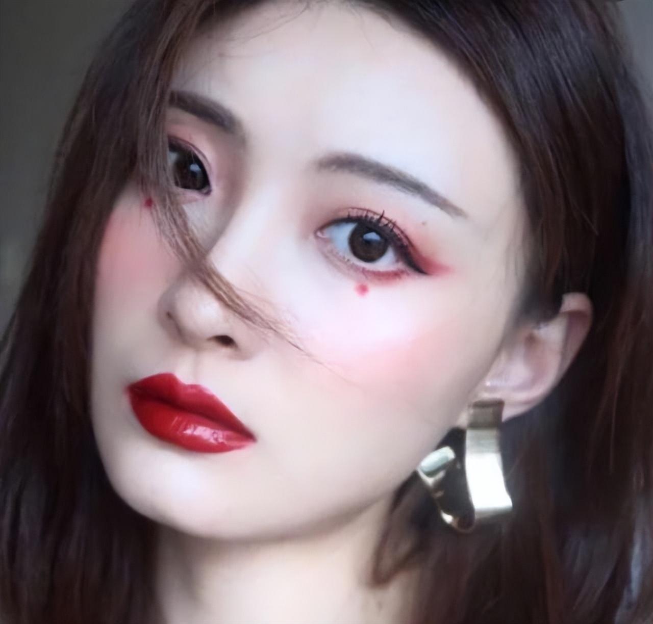 女生狐狸眼的命好不好,单眼皮不一定丑 - 玉三网