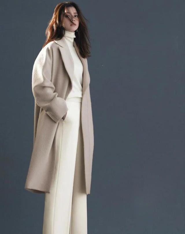 在万千色彩中,"米色"是不怎么起眼的颜色,它的美不在于张扬,而在于