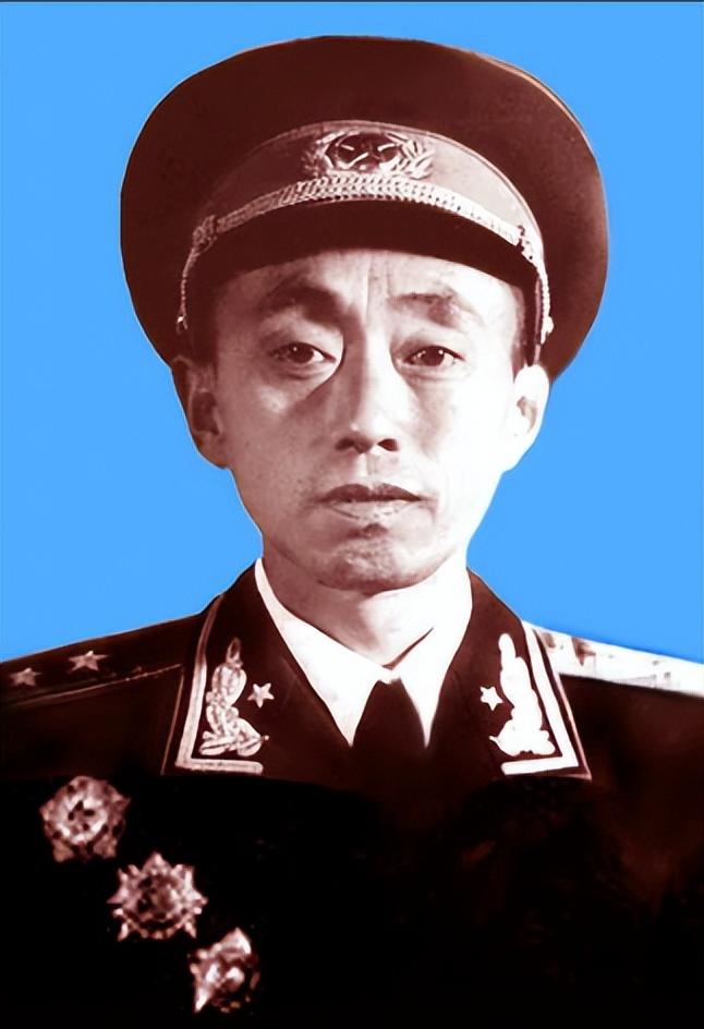 萧华在兰州军区的第三位搭档,便是兰州军区司令员郑维山,是湖北麻城人