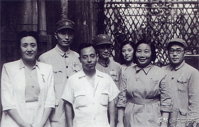 董竹君第二任丈夫，董竹君为何不再婚（董竹君和她近一个世纪的传奇人生）