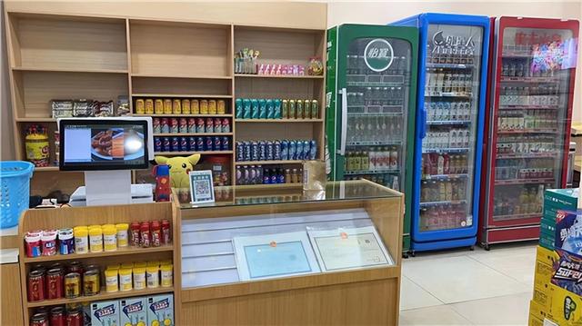 零食店的产品及特色，3大快销品类各具特色