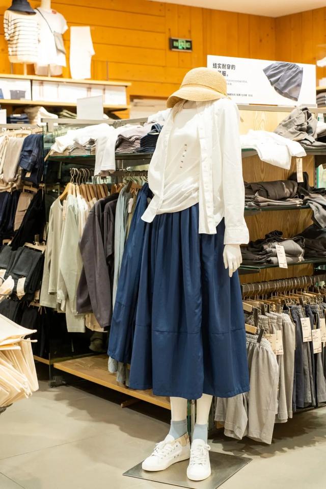 暇步士女鞋价格表，暇步士女鞋价格表和图片（贵友给你夏日不宅家的理由）