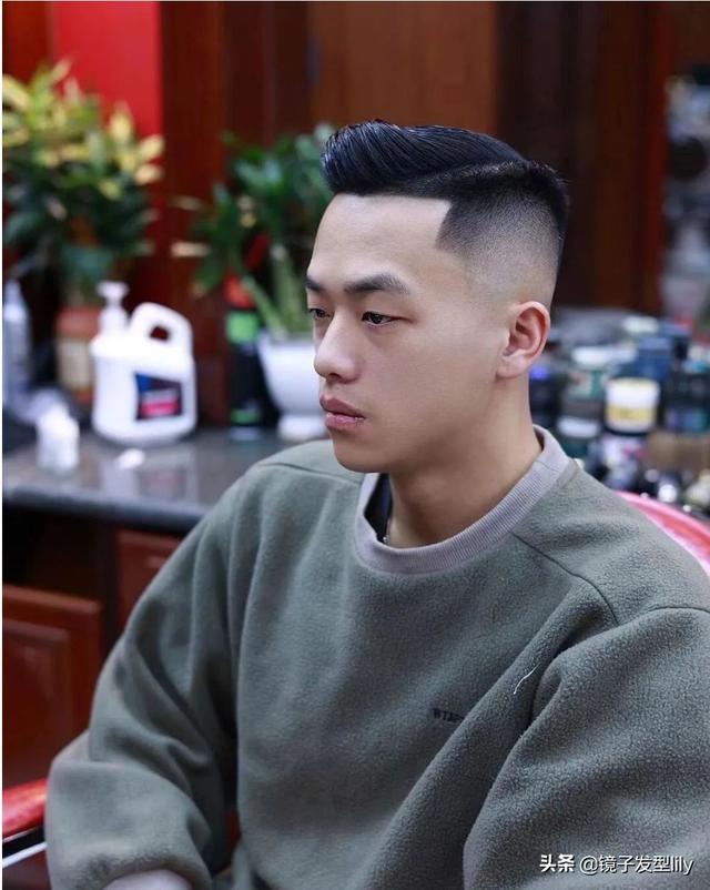 碎发刘海图片男，最新男生短碎发型图片（清爽帅气男士发型18款）