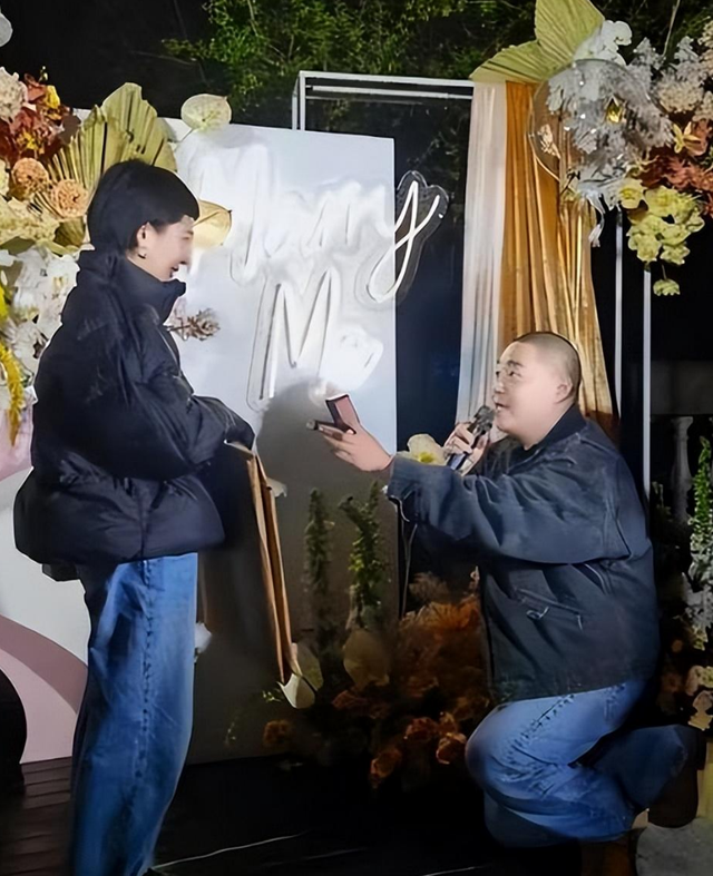 郝邵文资料，从红极一时到销声匿迹（郝邵文图片）