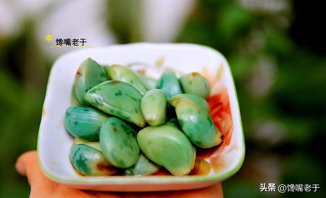 绿蒜的正确腌制方法，绿蒜的腌制方法（腌腊八蒜：只加醋就废了）