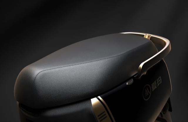 爱玛电动车全部车型，爱玛电动车全部车型图片价格（爱玛推出不要驾照的电动车）