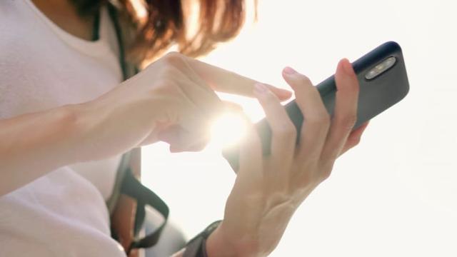 手机高温怎么降温，手机温度高如何降温（这个夏天防止手机过热的方法）