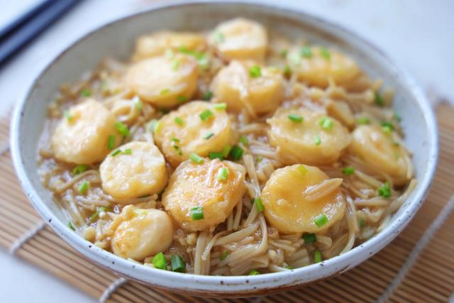 金针菇怎么做好吃，金针菇怎么做好吃又简单（金针菇这个吃法真的太好吃了）