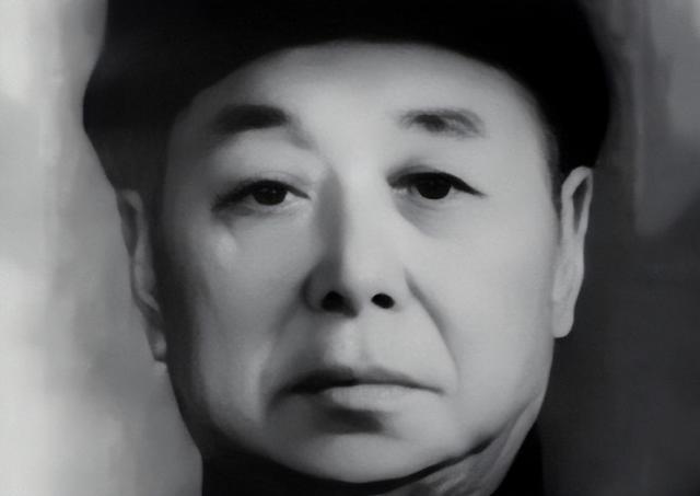 他是抗日名将一生娶妻四十余名，一生娶了40个老婆