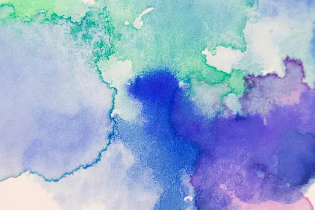 衣服上胶怎么能快速去除，衣服上的胶怎么能快速去除（T恤沾染污渍怎么办）