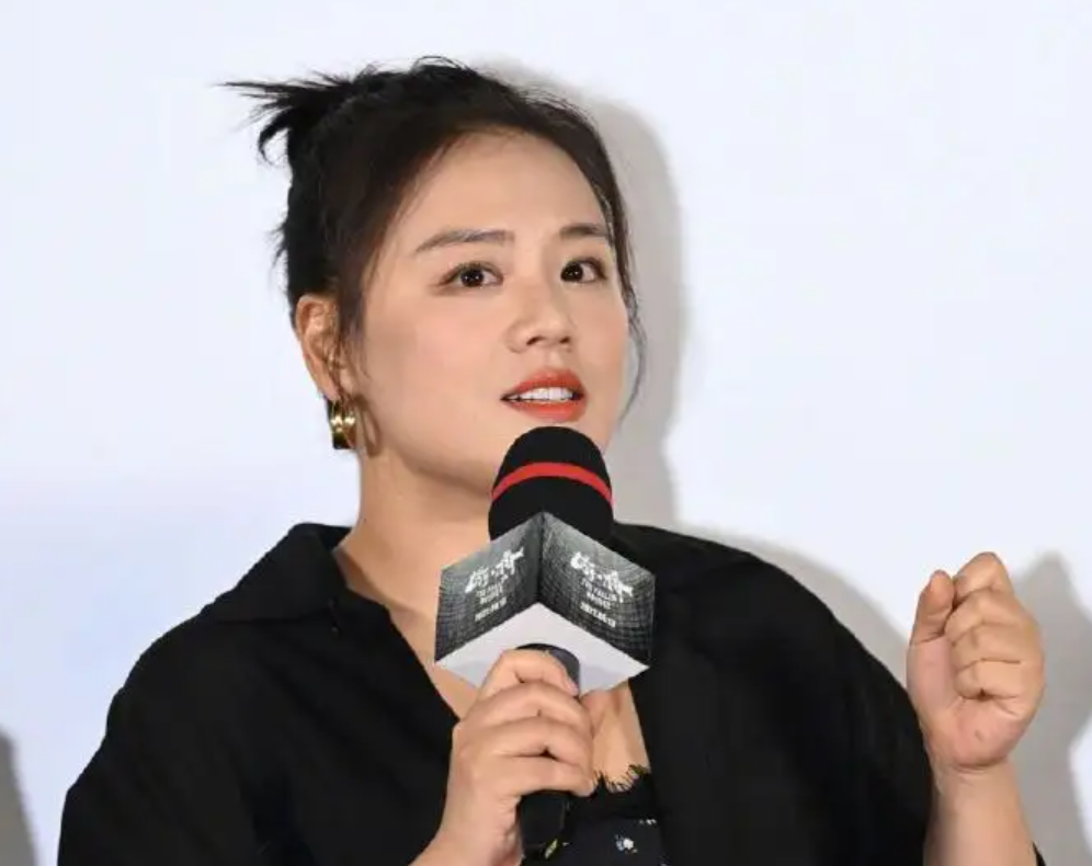 马思纯就违反交规道歉（马思纯乱扔垃圾违规驾驶被罚）