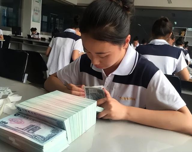 计算机发展的四个阶段，计算机发展历程的四个阶段是什么（22高校有前途的专业）