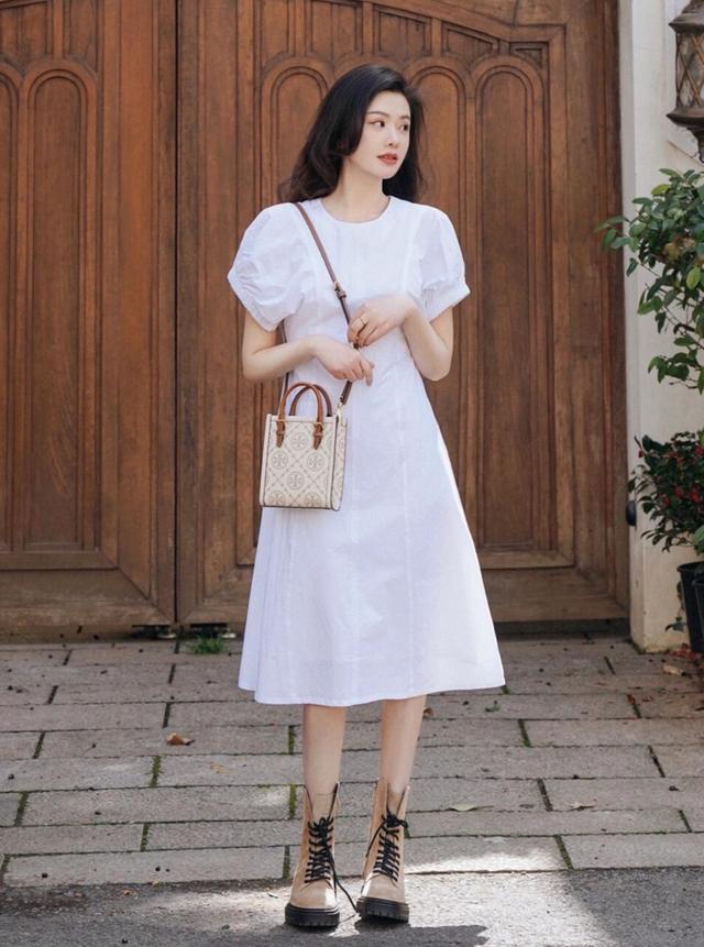 高跟鞋怎么选才好穿，穿连衣裙不一定要配高跟鞋