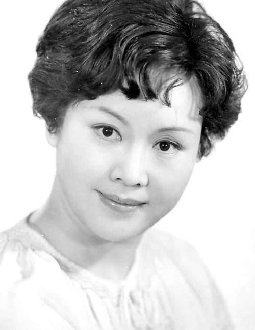 "歌唱家"李谷一：和丈夫肖卓能携手走过43年婚姻，他走后我要坚强