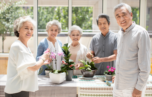 社保交满15年每月领多少钱，社保交满15年多少岁可以领（退休后能拿多少养老金）