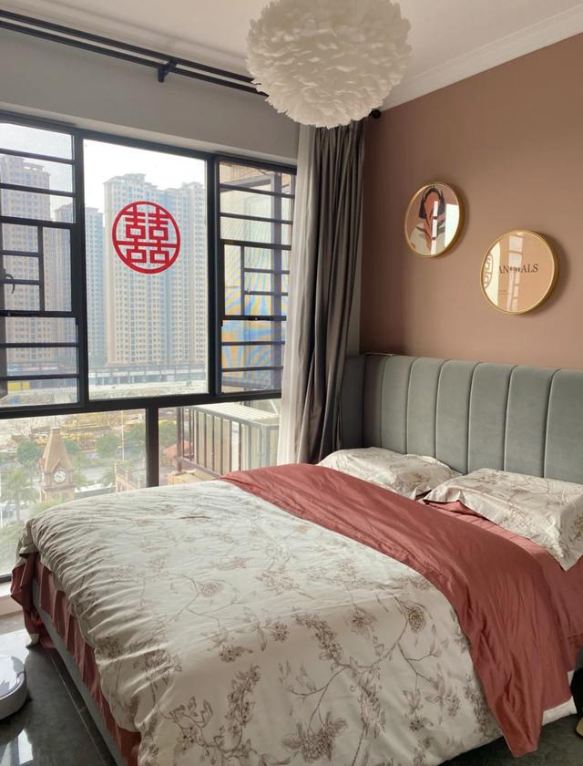 婚房怎么布置既简单又漂亮，婚房布置 简单漂亮（湖南95后小姐姐的婚房火了）