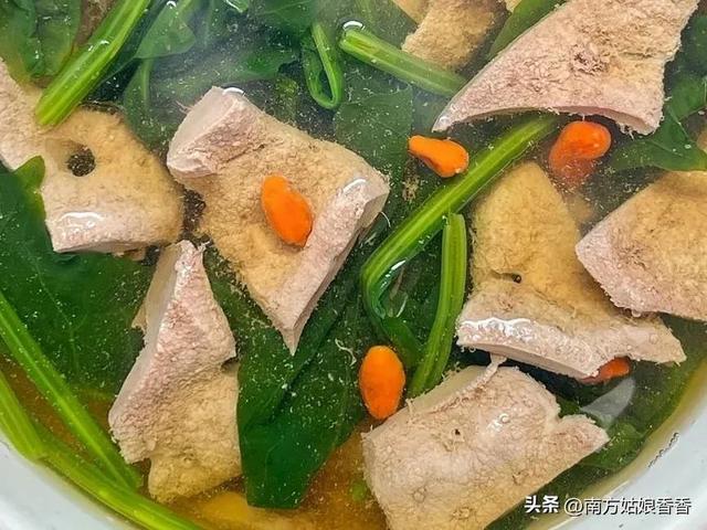 蒜薹西葫芦炒鸡蛋，蒜薹西葫芦炒鸡蛋怎么炒（八道家常菜养肝健脾）