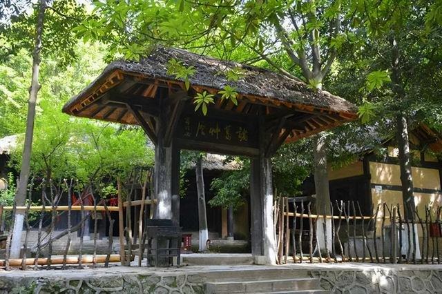 襄阳周边自驾旅游景点，襄阳旅游年卡（湖北襄阳不可错过的八大景点）