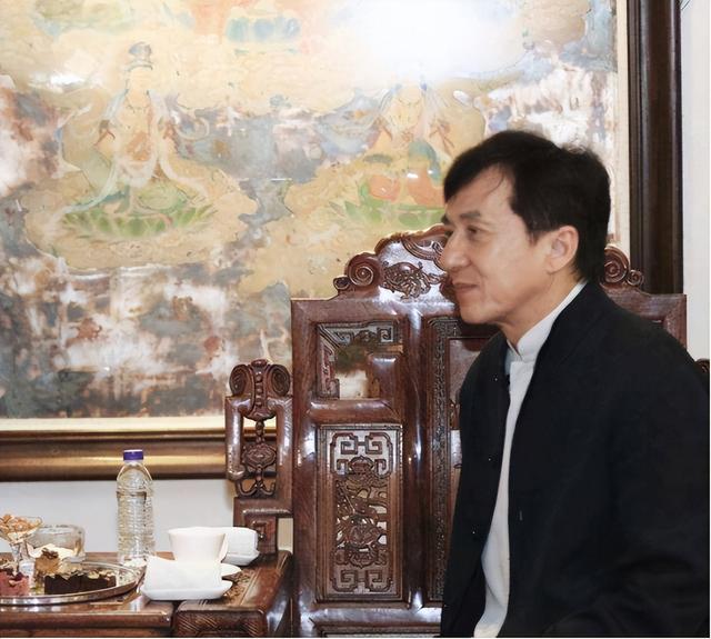 成龙有多少资产，成龙有多少资产2022（遗产全部捐献一分不给儿子）