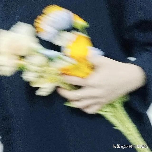 女生模糊头像微信，女生模糊头像（不露脸微信头像自拍）