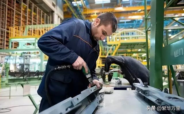 俄罗斯有多少人口2022总人数，俄罗斯总人口有多少人（为何人口少得可怜）