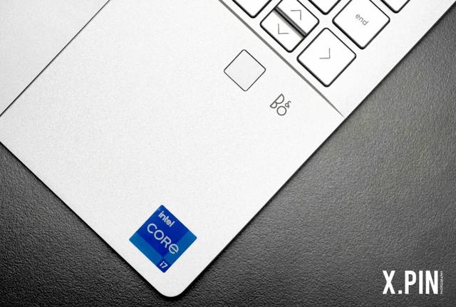 hp笔记本开机闪屏，电脑开机一直闪屏怎么办（可能会改变你对轻薄本的偏见）