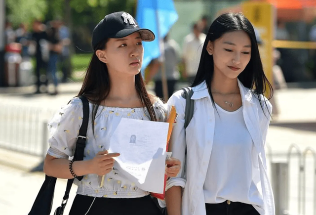 拿录取通知书需要什么，2019高考录取通知书怎么拿（收到录取通知书后该怎么做）