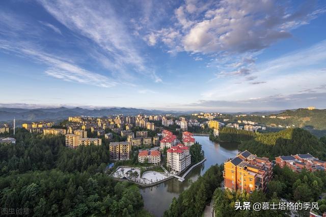 旅游景点推荐重庆周边，重庆周边附近旅游景点（这10处避暑胜地可居可玩）