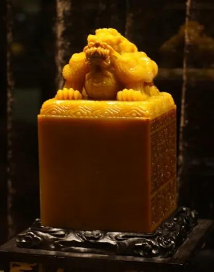 玉石的种类及特点，玉石的种类和特点（中国玉石大全<下>）