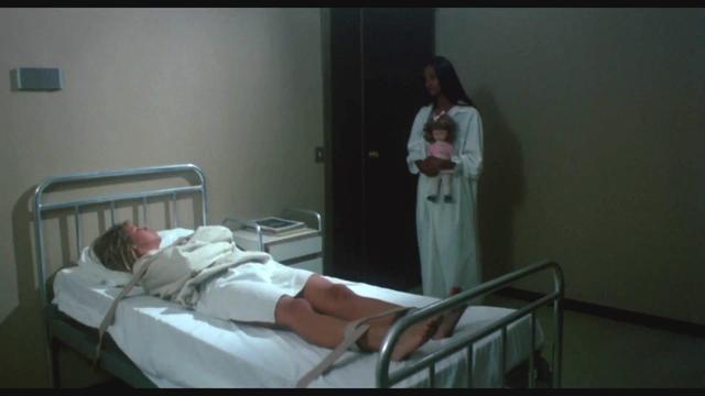 食人族电影介绍，人食人食人族电影（美艳记者寻访食人族险成生育神祭品）