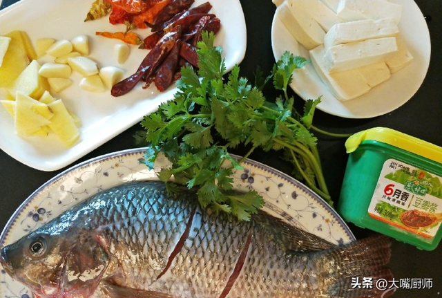 炖鲈鱼的做法最正宗的做法，不要只放葱姜蒜