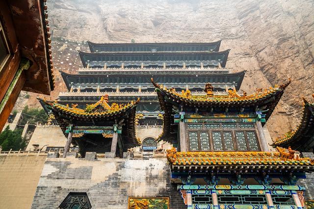 绵山自然风景区在哪里，山西晋中绵山：步步有景