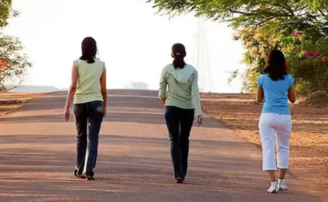 每天走一万步危害，一天正常走多少步最好（每天走1万到2万步）