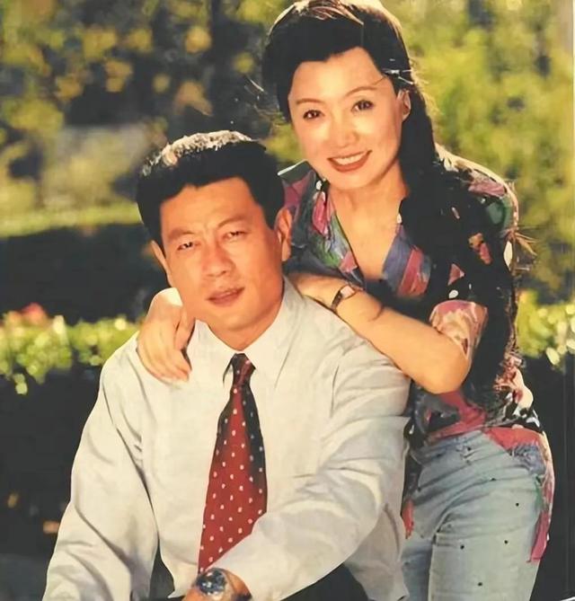演员巫刚个人资料，“不老男神”巫刚