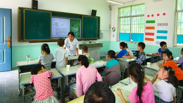 暑期社会实践支教，渭南师范学院教育科学学院大学生暑期“三下乡”社会实践团开展支教帮扶活动