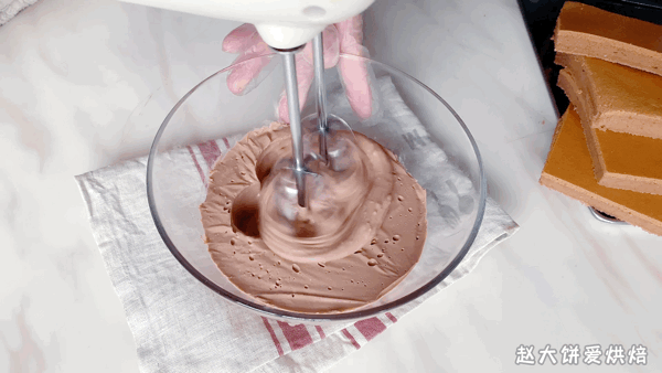 怎样做生日蛋糕，怎样做生日蛋糕的奶油（不用花钱订蛋糕）