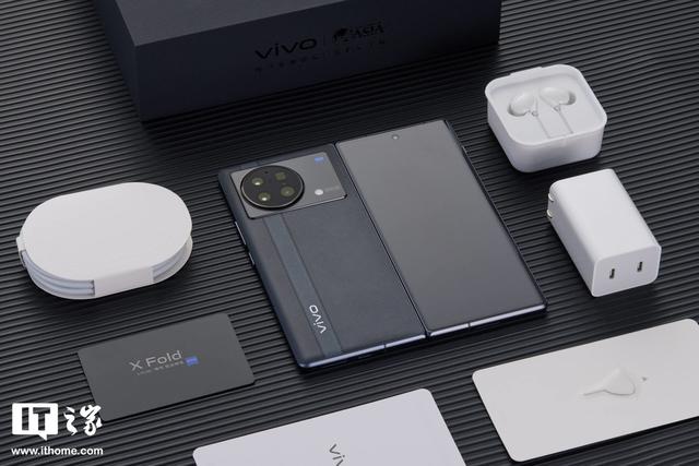 vivo定位登录，vivo云服务登录官网定位（折叠屏深度评测：来得晚）