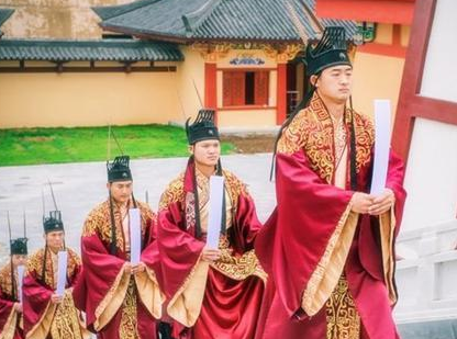 古代时间表怎么看，古代的时辰怎么看（古代官员上朝时间是在几点）