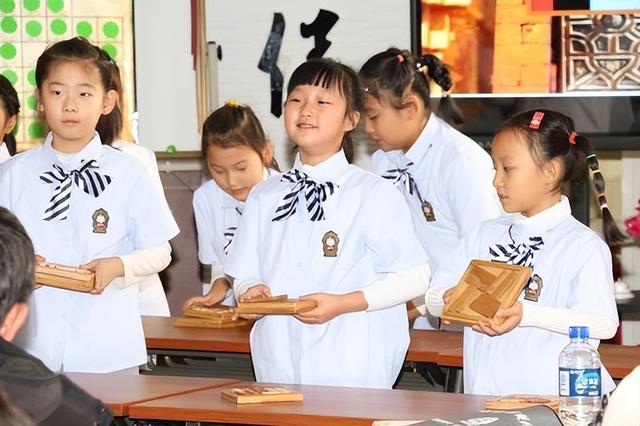 小学入学年龄调整2022，2022入学年龄调整是真的吗（2022小学生入学迎来“新调整”）